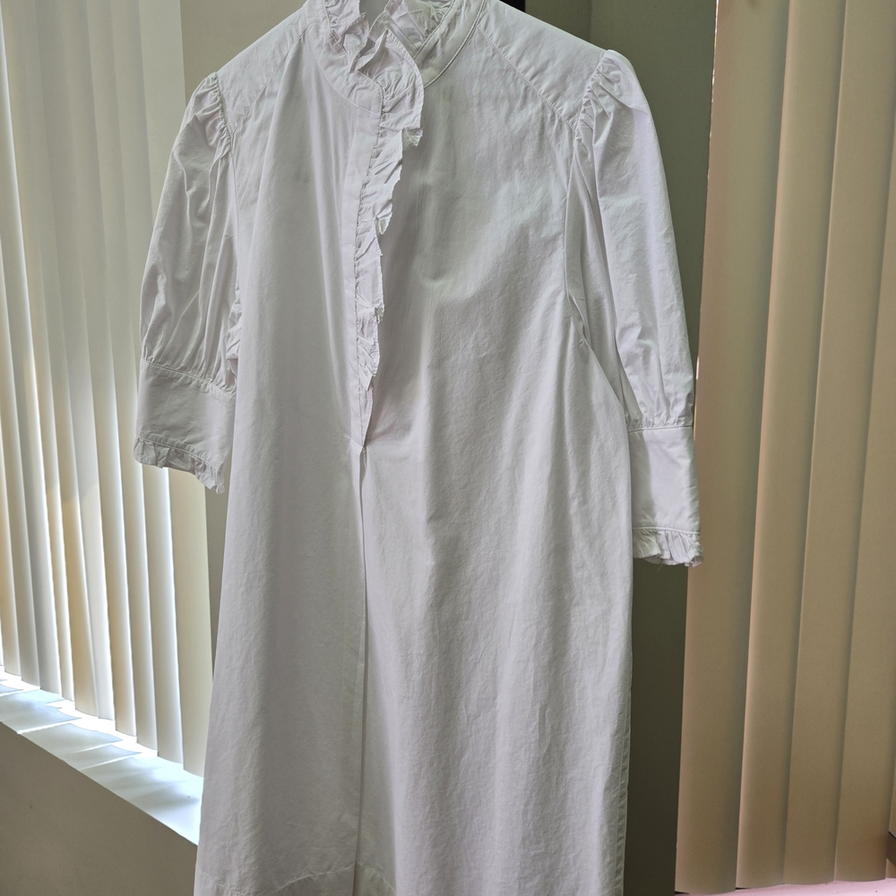 Banana Republic Crisp White Blouse